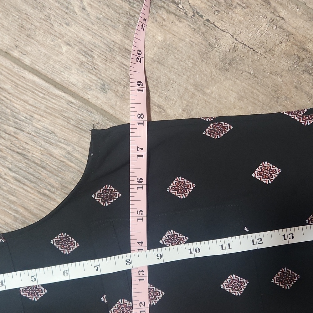 EXPRESS Sleeveless button-down top - Picture 9 of 10